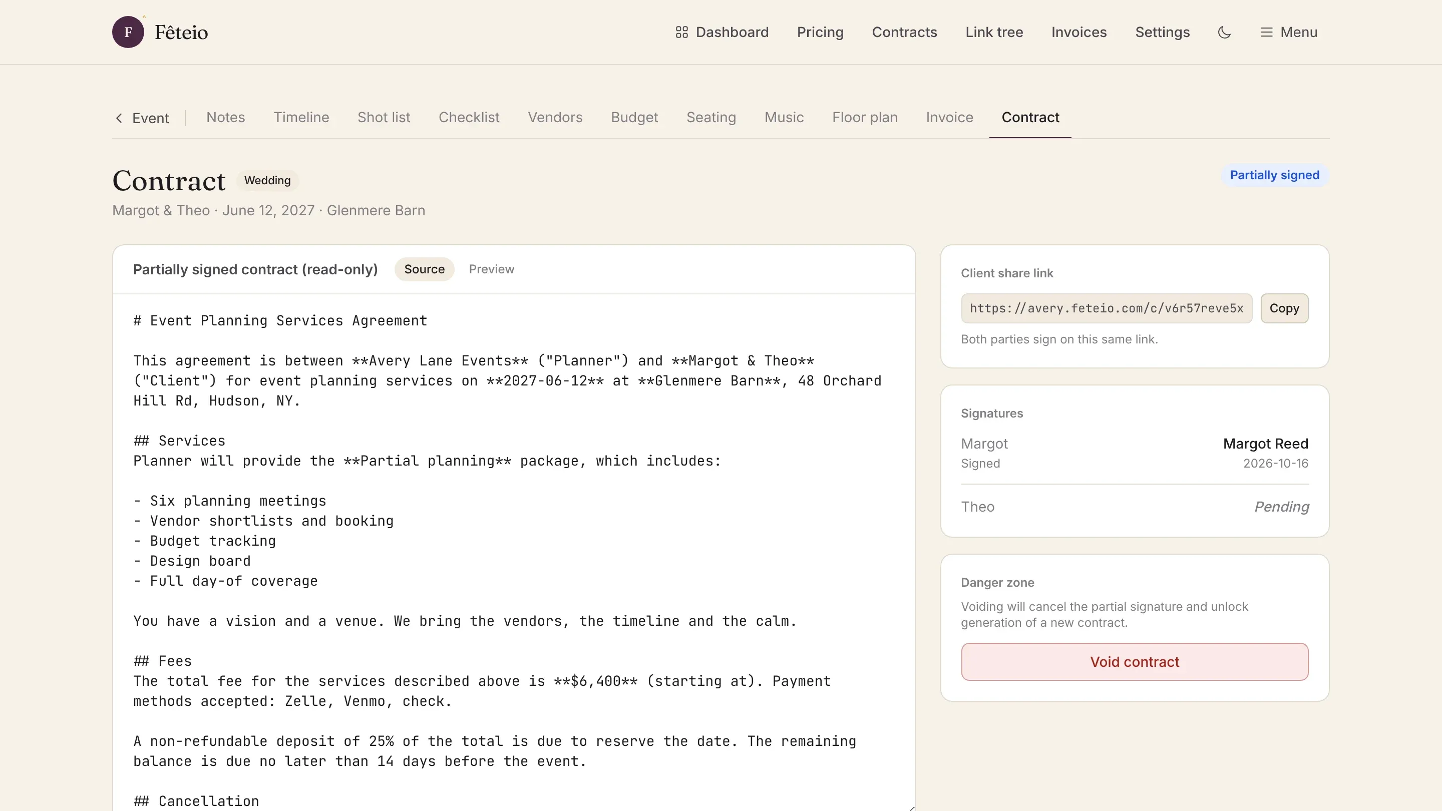 A contract in Fêteio, partially signed, with each signer's status.